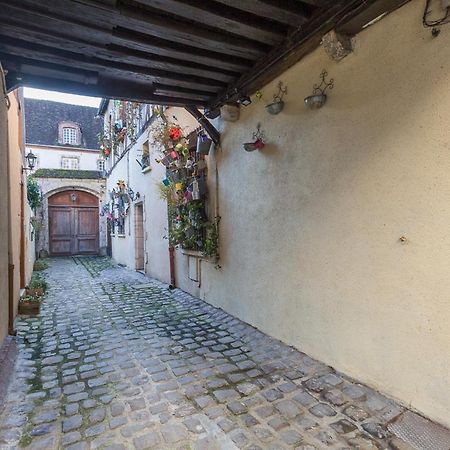 Le Gite De Lancelot Avec Balneo City Center Санс Экстерьер фото